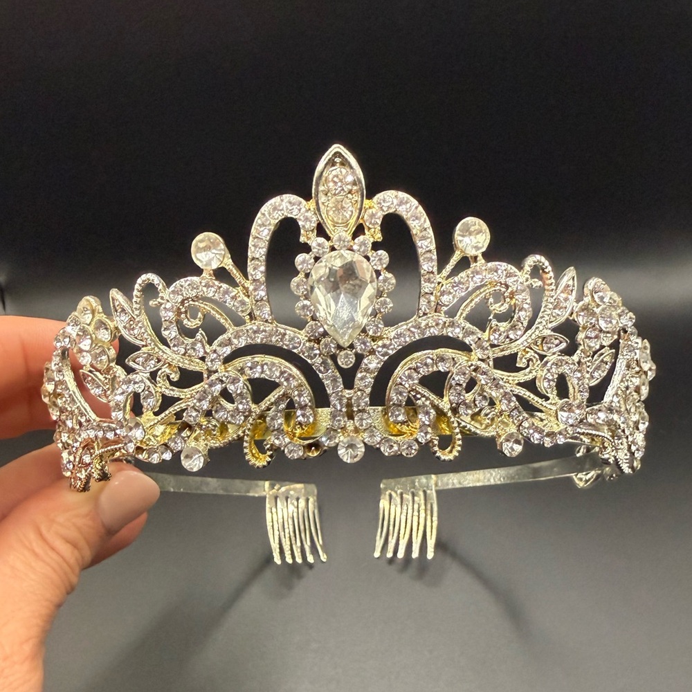 Silver Tone and Rhinestone Tiara Party Princess